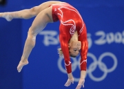  若昂·菲利克斯赛后谦逊发言登热搜，AC米兰险胜上海海港引发热议